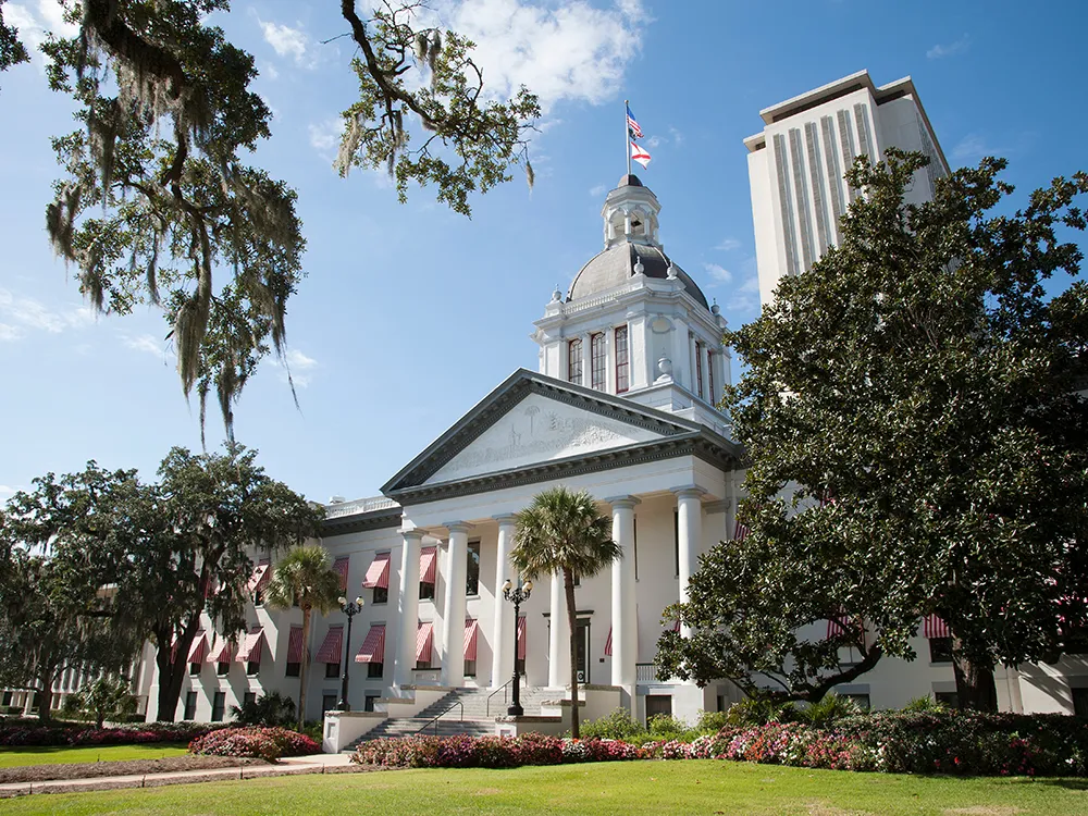 weekend-getaway-talahassee talahassee capital building